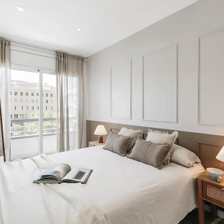 Arienzo - 2 Bedrooms And Balcony In Sant Gervasi Lägenhet